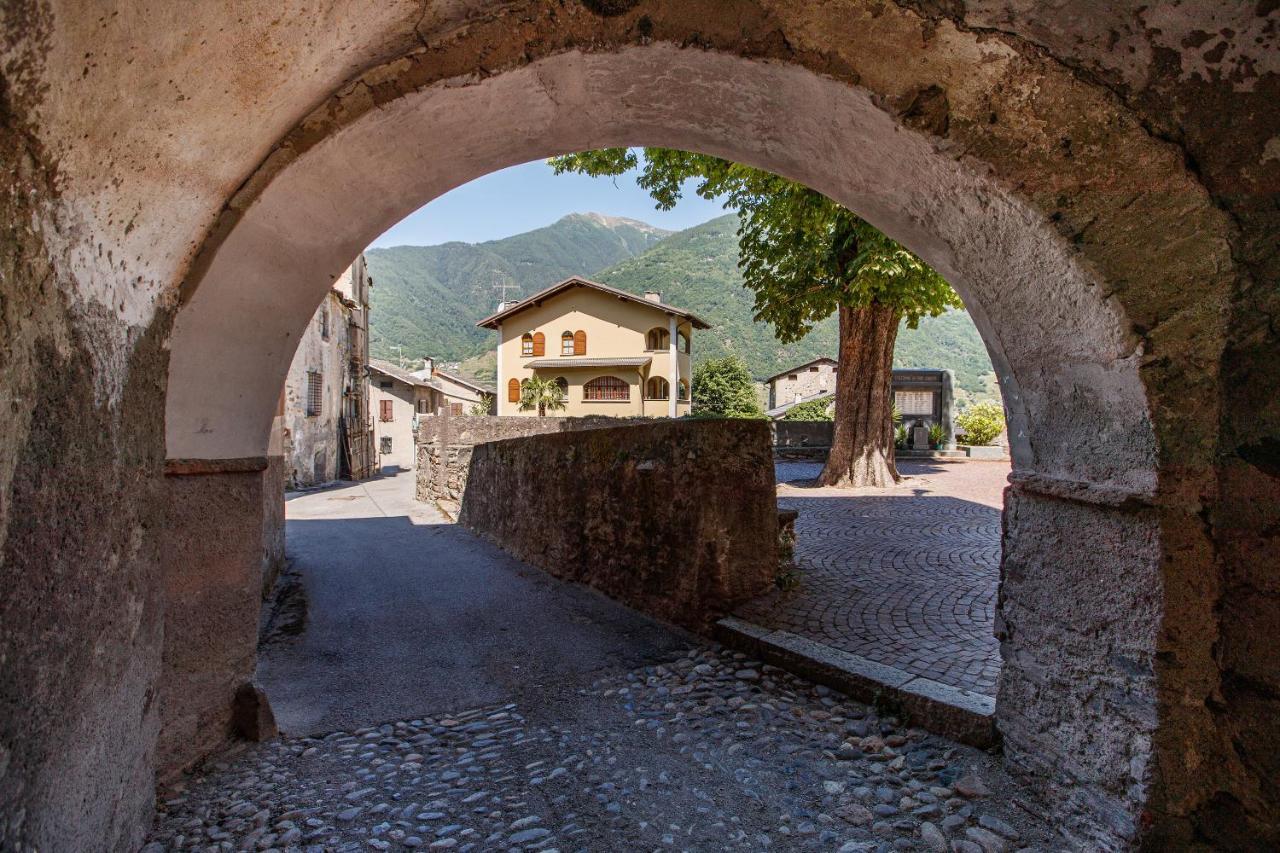 Il Como' Della Civetta - Taverna “La Fenice” Stazzona Exteriör bild